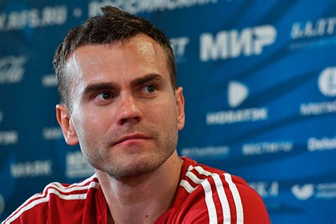 Акинфеев рассказал о пробежках за пивом: Футбол: Спорт: Lenta.ru