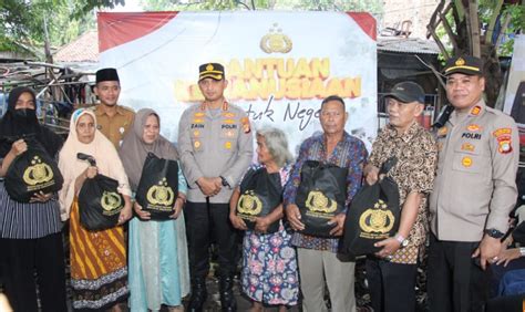 Bantuan Kemanusiaan Kapolri Sentuh Slum Area Di Kota Tangerang