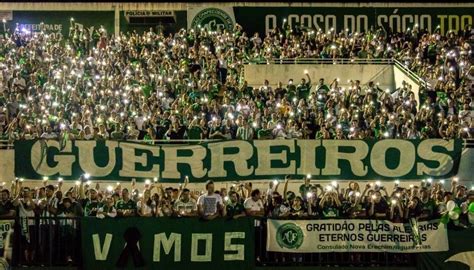 Oficial Chapecoense Tem Novo Emblema Em Homenagem Aos Seus Her Is