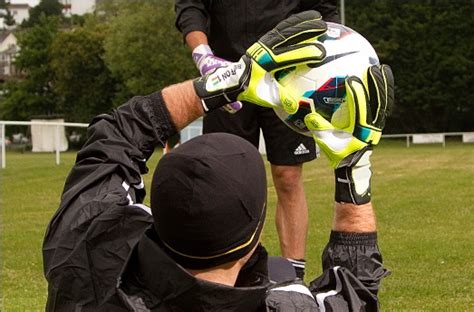 The Essential Guide To The W Technique For Goalkeepers Keeper Portal