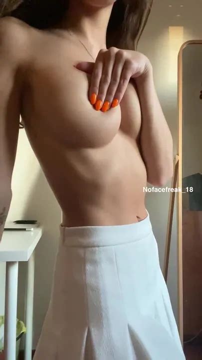 Miami TV Presenter Interviewing People Naked Cuz It S Too Hot