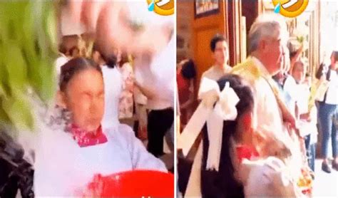 Sacerdote Lanza Agua Bendita Empapa A Su Monaguilla Y Usuarios Bromean