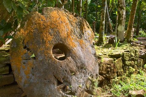 Kekayaan Budaya Pulau Yap Sejarah Dan Makna Batu Rai Sebagai Mata Uang