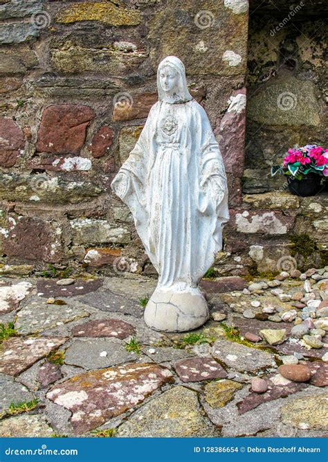 Statue Of The Blessed Virgin Mary Royalty Free Stock Photography