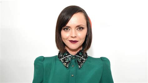 크리스티나 리치 Christina Ricci 는 로스 로코스 아담스의 캐릭터 인 “수요일”시리즈에 출연하지만 원래 역할은