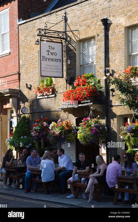 Drinkers In The Street Outside The Two Brewers Pub In Windsor Stock