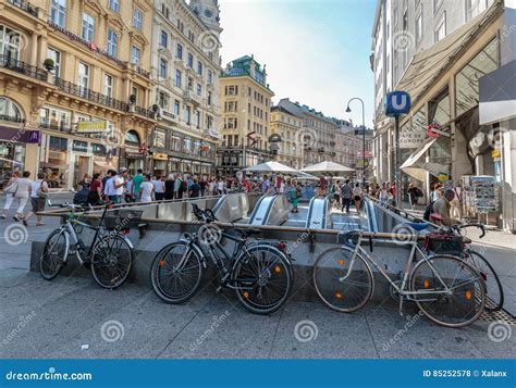 Vienna old city centre editorial stock photo. Image of building - 85252578