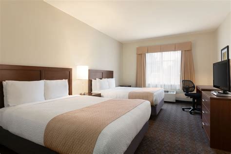 Days Inn by Wyndham Ottawa Airport | Ottawa, ON Hotels