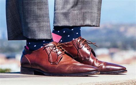 Men S Socks The Quintessential Guide I The Gentlemanual