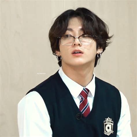 On Twitter Pretty In Glasses Jungkook Selca Foto Jungkook Foto