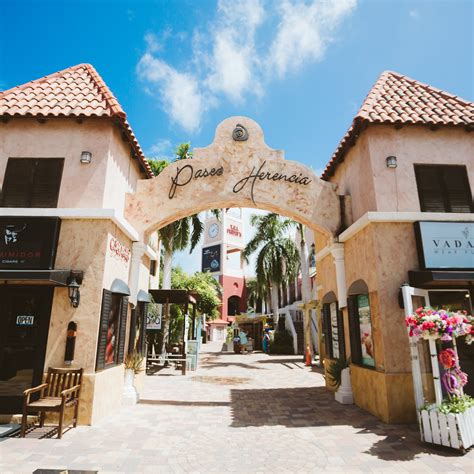 Shopping Malls in Noord, Aruba - Paseo Herencia Mall