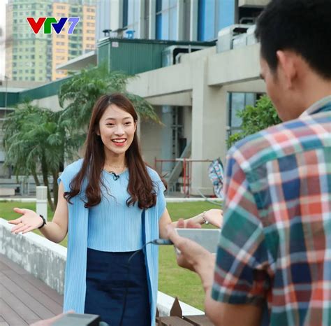 Hot girl nói thứ tiếng Khánh Vy Từ khách mời tới MC của IELTS