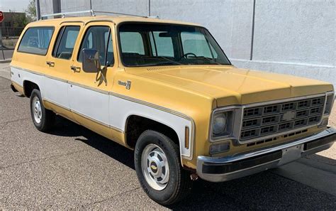 Suburban Front Barn Finds