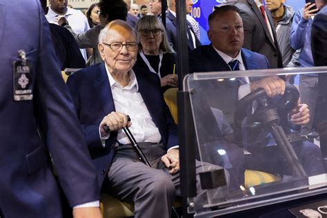 The Giant Berkshire Hathaway Of The Legendary Warren Buffett Gave Up