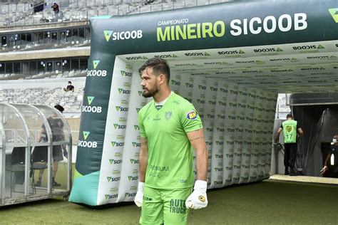 Goleiro E ídolo Do America Mg Terá De Fazer Uma Cirurgia No Coraçãojogada 10 Últimas Notícias