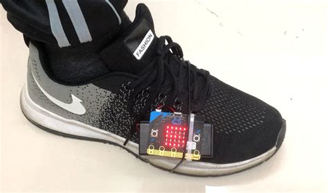 Step Counter With Microbit