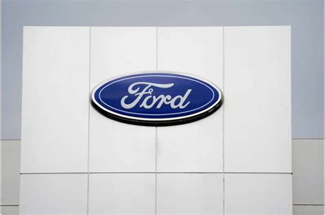 Ford overcomes computer chip shortage, posts surprise profit