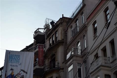 Stiklal Caddesi Nde Ntihar Giri Imi Son Dakika