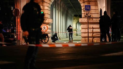 Replay Attaque Au Couteau à Paris La Mère De Lassaillant Avait