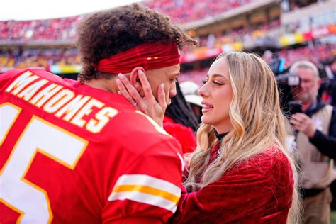 Patrick Mahomes Responds to Wife Brittany Mahomes' 2-Word Message ...