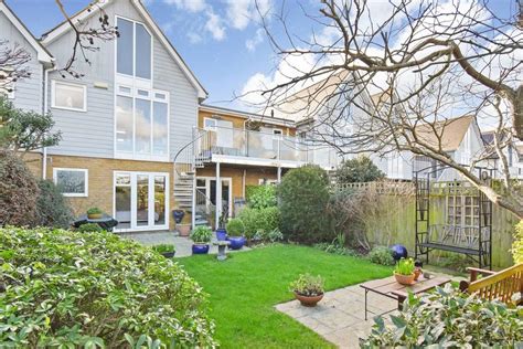 Martindown Road Whitstable 3 Bed Terraced House For Sale £725000