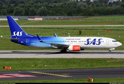 LN RGI SAS Scandinavian Airlines Boeing 737 86N WL Photo By JRC