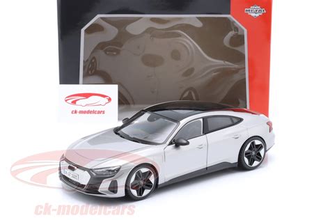 Bburago Audi Rs E Tron Gt Baujahr Silber Metallic S