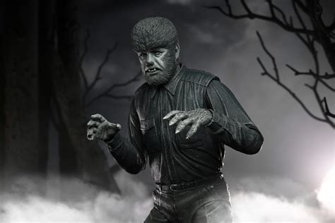 Universal Monsters 7″ Scale Action Figure Ultimate Wolf Man Black And White