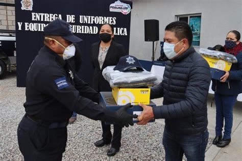 El Alcalde De Pe Amiller Juan Carlos Linares Entrega Uniformes Y