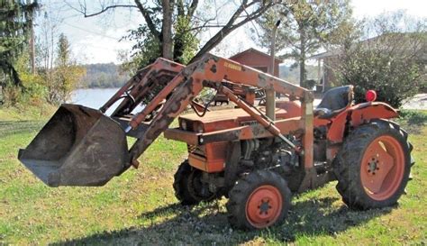 Vintage Kubota Tractor L185 Double Traction 1983 Model 1200 Loader 5