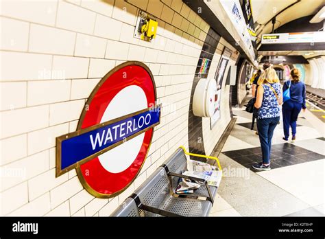 London Waterloo Station Sign Hi Res Stock Photography And Images Alamy