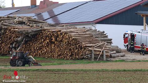 O Brennender Traktor Auf Bauernhof In Kremsm Nster War Mit