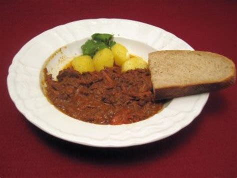 Slow-Food-Gulasch - Rezept mit Bild - kochbar.de