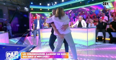 TPMP Alex Goude met une main aux fesses de Valérie Bénaïm Cyril