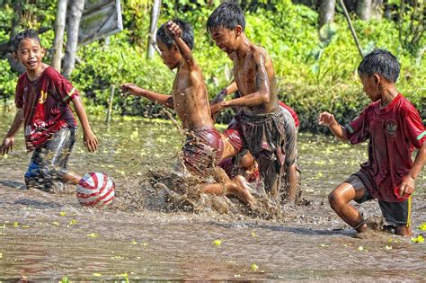 Unknown Health Benefits of Mud Bath that Everyone Should Know.