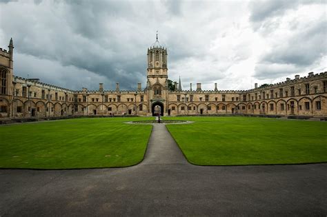 HD wallpaper: green grass field and beige castle, harry potter, oxford ...