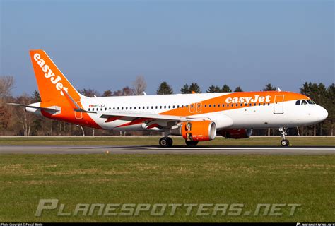 HB JXJ EasyJet Switzerland Airbus A320 214 WL Photo By Pascal Weste