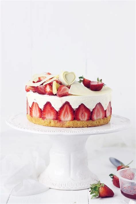 Tort Fraisier Cu Crema De Vanilie Si Capsune Fraisier Cake Desserts