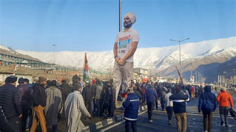 Congress Congress Bharat Jodo Yatra Resumes From Jammu And Kashmirs