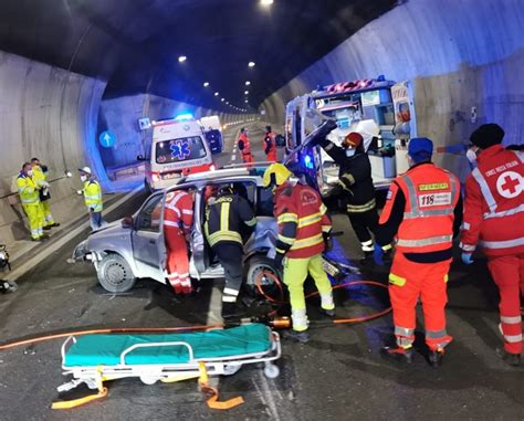 Teramo Incidente Sotto La Galleria Di Collurania Rete