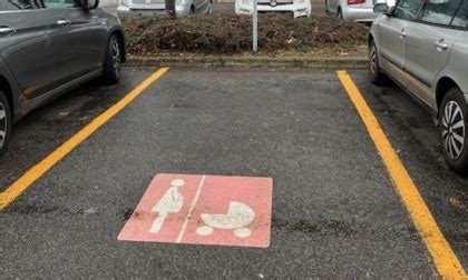 Legnano Trentasei nuovi parcheggi in città per donne incinta e