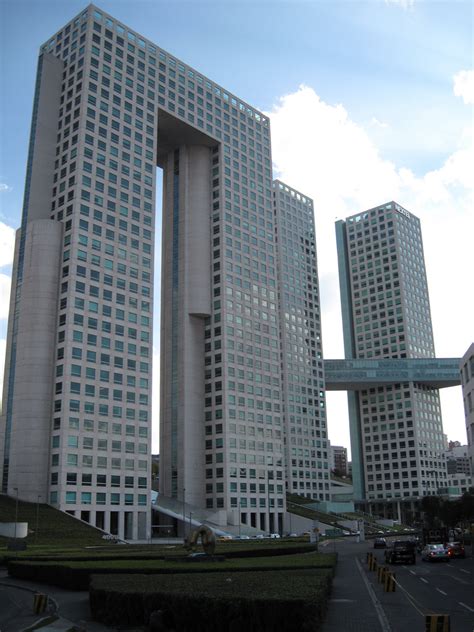 Como Se Escreve Edificio - El ABC de la arquitectura: edificios con forma de letras – Ferca ...