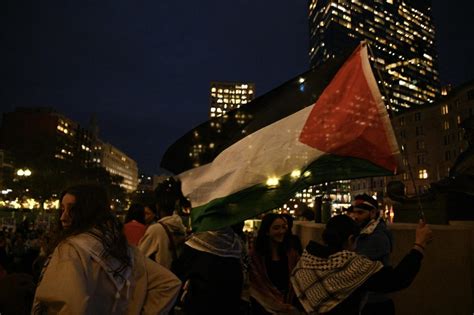 Thousands gather at Copley Square to march for Palestine