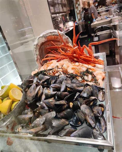 The Best Seafood Buffets In Las Vegas