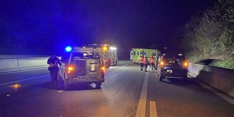 Muttenz Bl Zwei Verletzte Nach Unfall Auf A Nau Ch