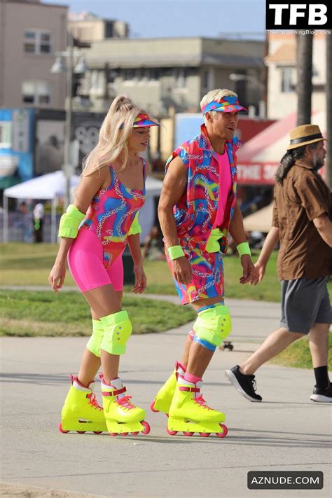 Margot Robbie Sexy Seen Flaunting Her Hot Figure On The Set Of Barbie At Venice Beach Aznude