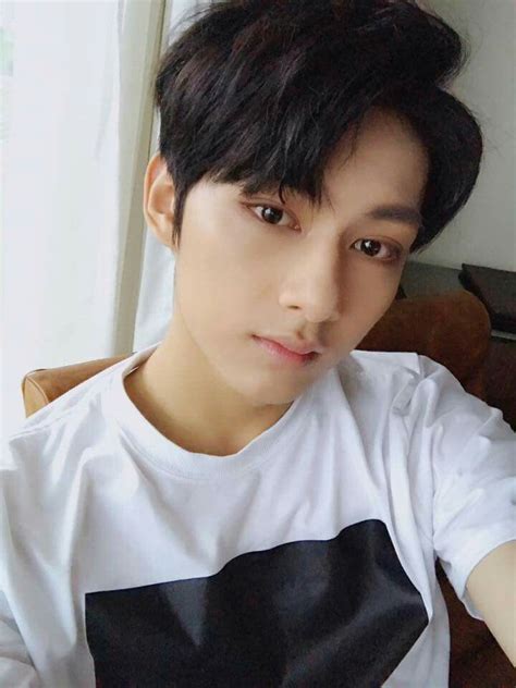 Junblack Hair Me Screaming A Lot Seventeen Junhui Seventeen Kpop