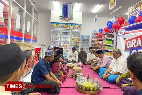 Kemeriahan Grand Opening Jabmart Cabang Ke Ada Tumpeng Hingga