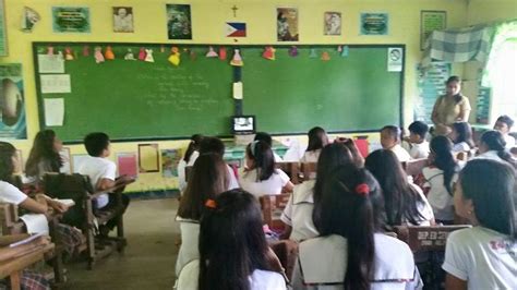 Philippine Classroom With Engaged Students