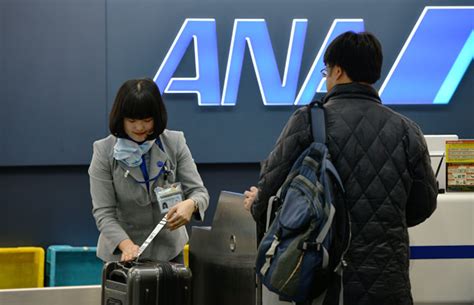 25年間ありがとうの一礼 写真特集・ana新千歳空港旧カウンター最終日